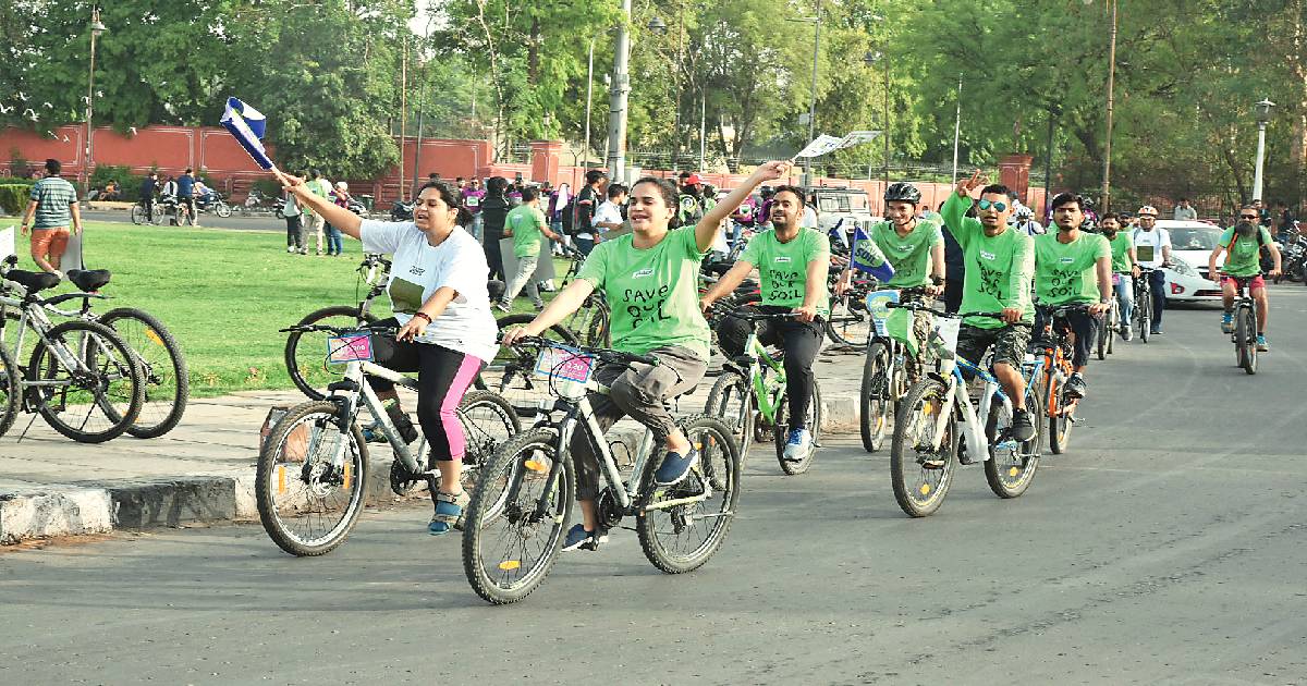 Cycle Rally in support of Save Soil Mission